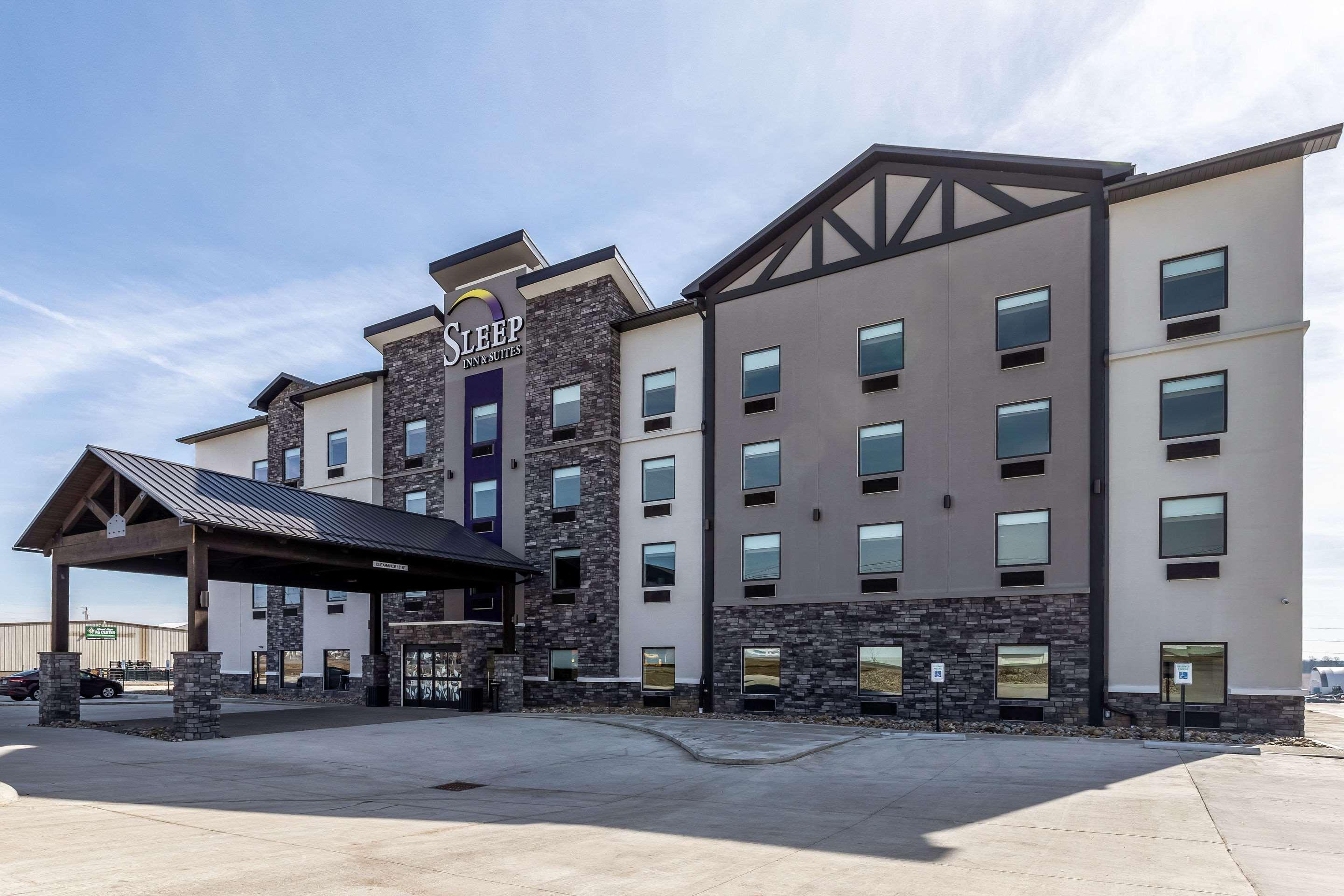 Sleep Inn & Suites Mt Hope Near Auction & Event Center Millersburg Bagian luar foto