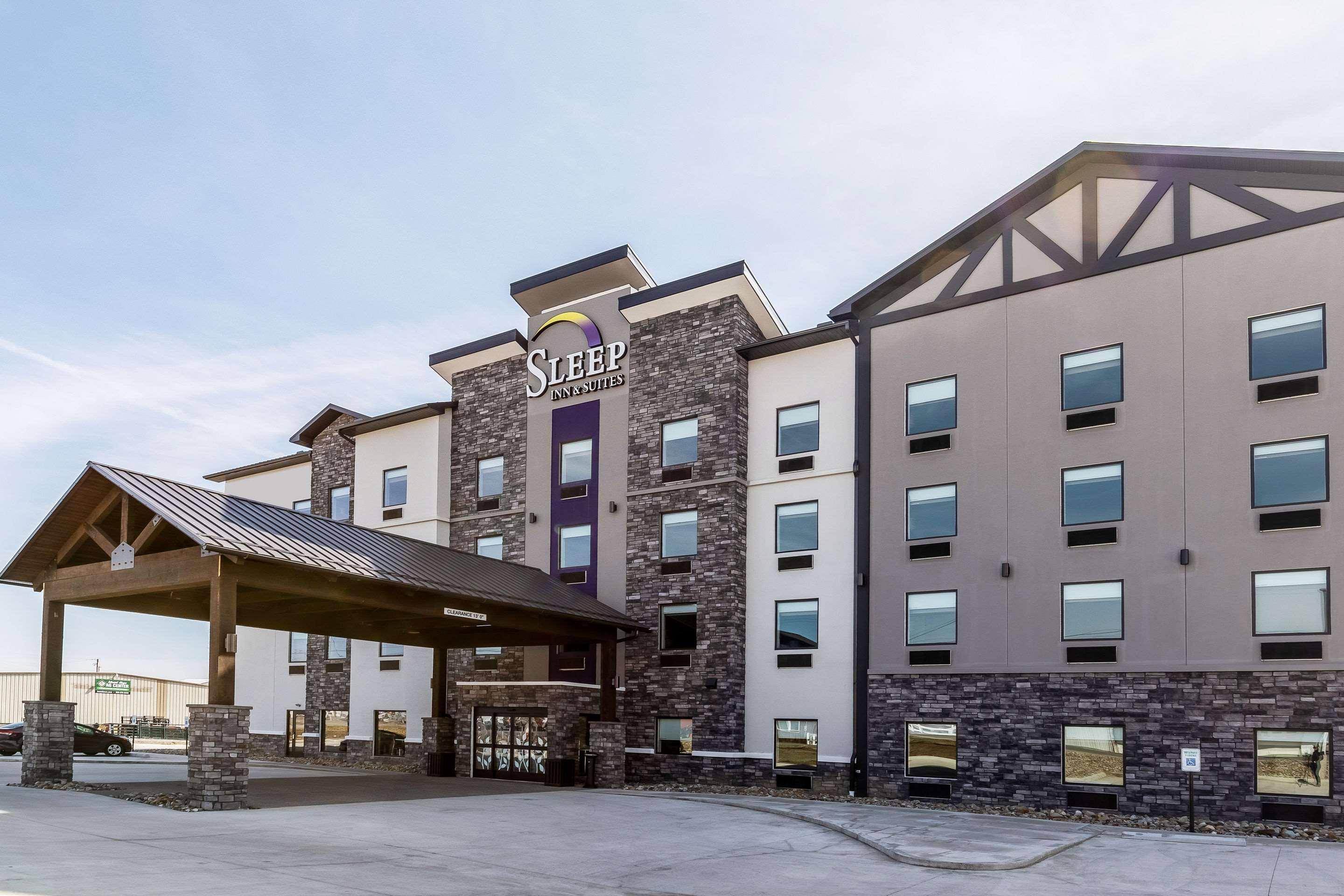 Sleep Inn & Suites Mt Hope Near Auction & Event Center Millersburg Bagian luar foto